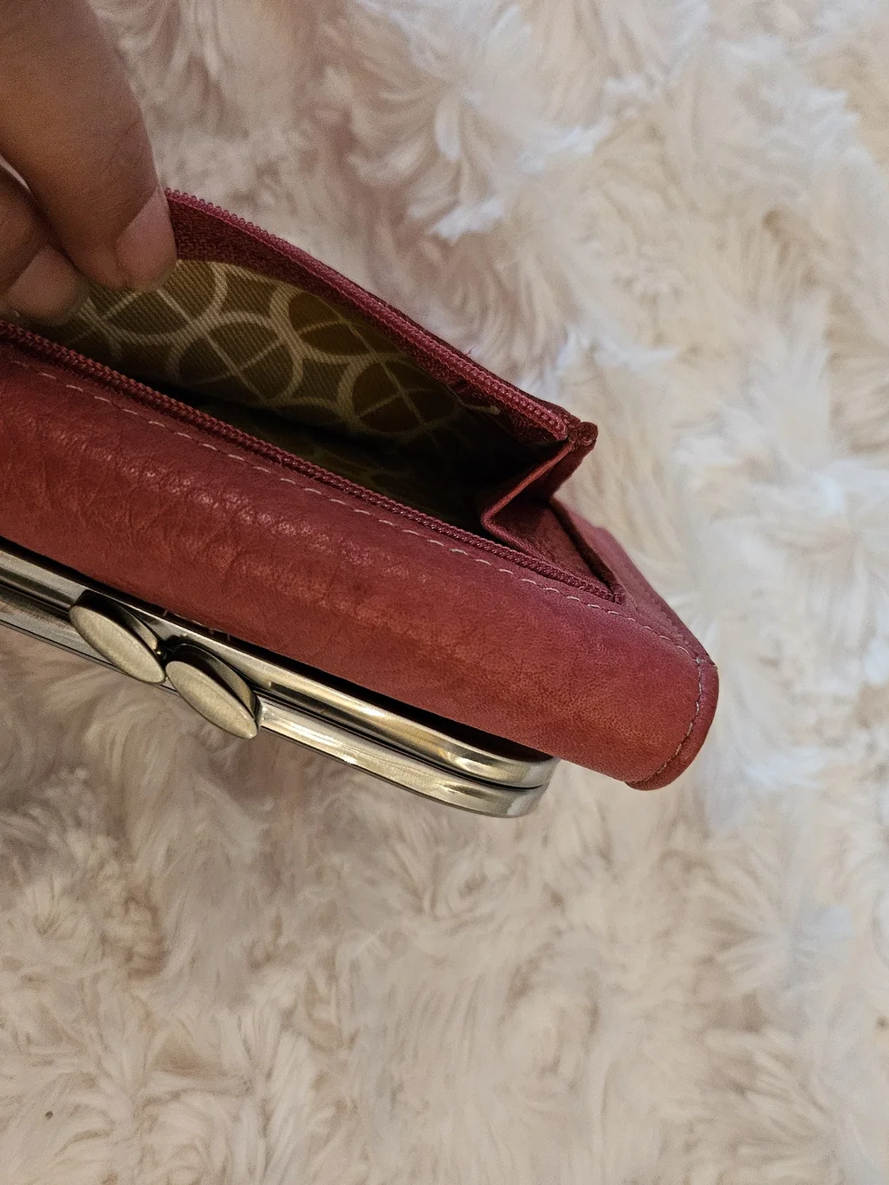 Fossil✨️Pink Leather Kiss-Lock Wallet